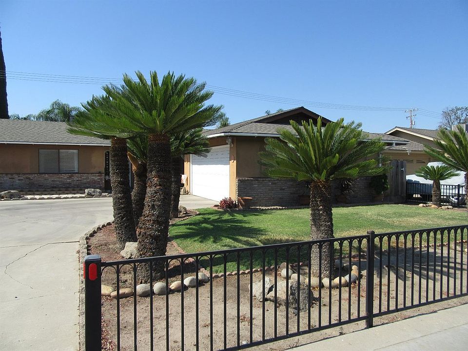 1st image of 3449 W Tulare Ave