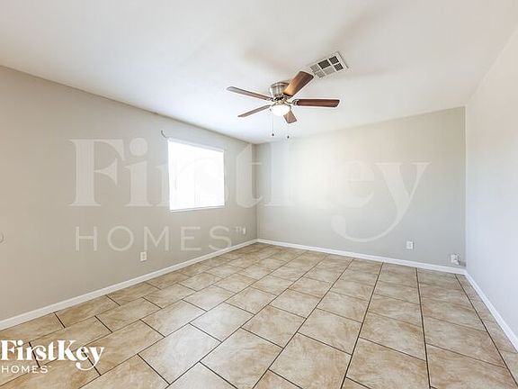 4th image of 7533 W Clarendon Ave