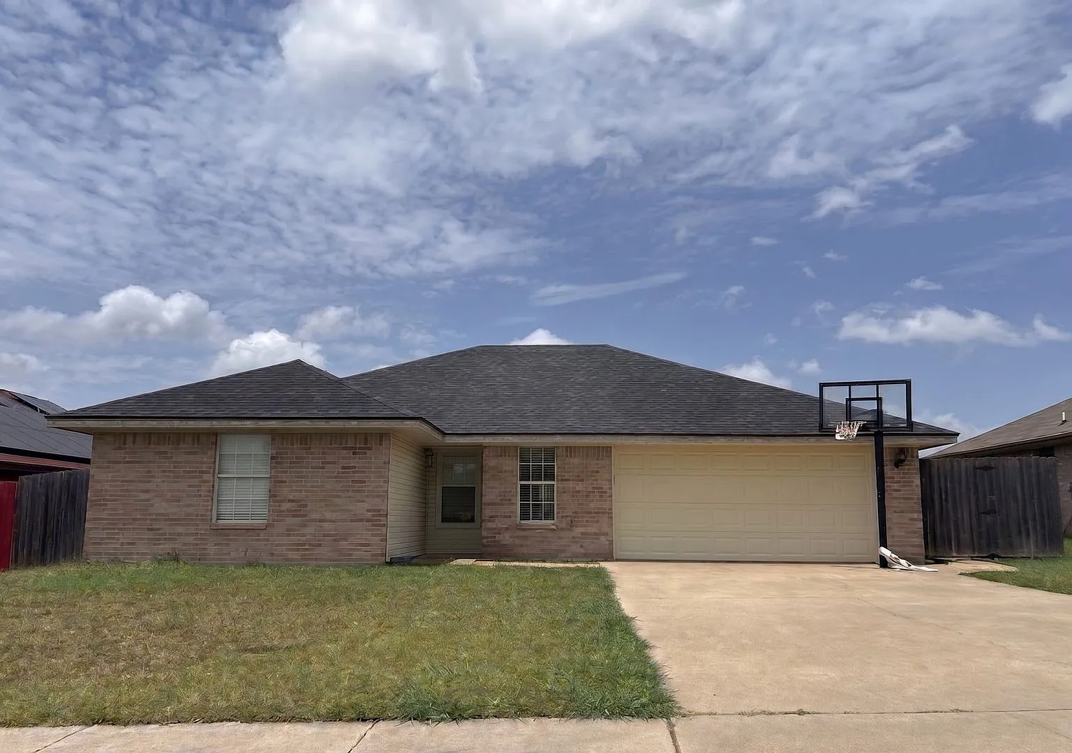 **1/2 off first months (prorate rent)** 2611 Littlewood Drive, Killeen — Photo 1