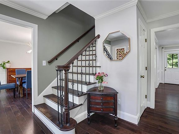4th image of 2866 Thornridge Ln