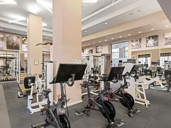 80 Riverside Boulevard image 11 of 11