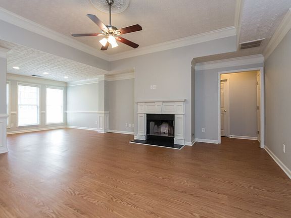 3rd image of 216 Arbor Creek Dr