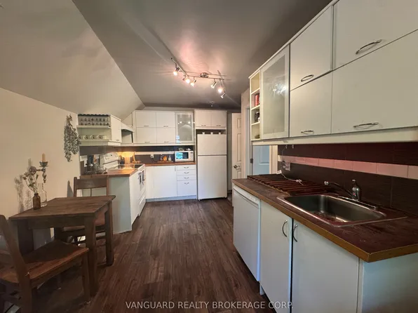 76 Wellington St W Studio New, New Tecumseth, ON L9R 1J2