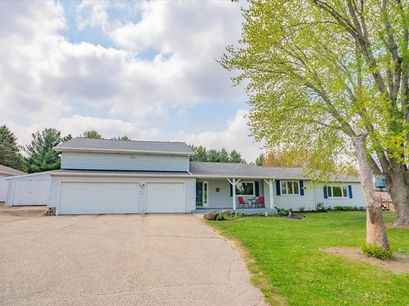 W7579 Koshkonong Lake Road, Fort Atkinson, WI 53538