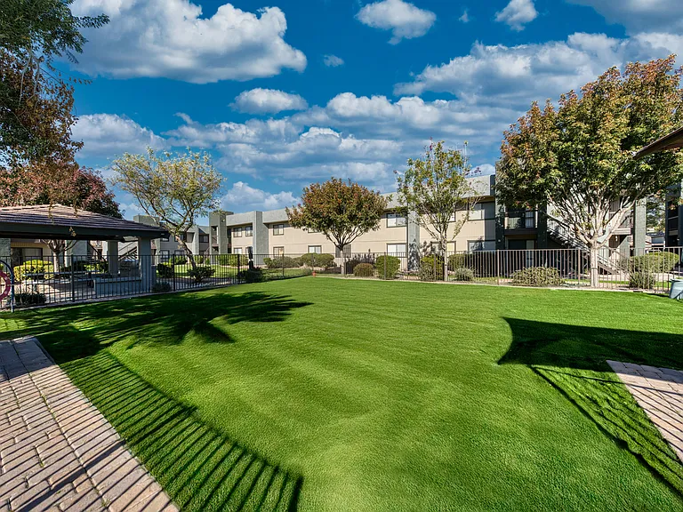 Tela Verde Apartment Homes — Photo 16