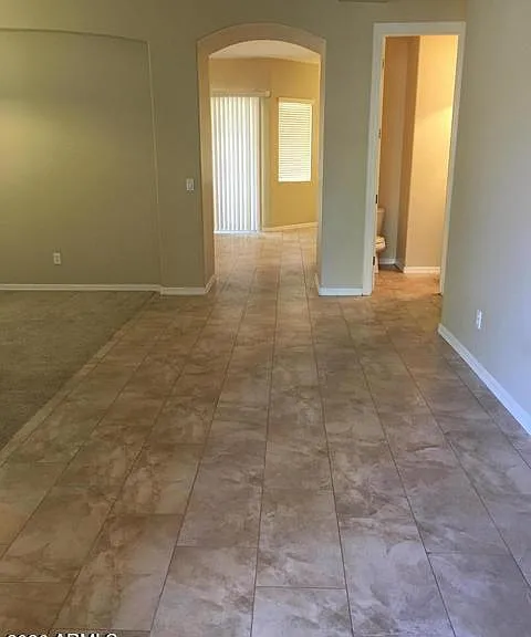 2417 E Iris Dr — Photo 4