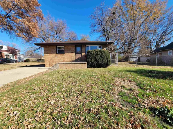 1352 Chartres St, La Salle, IL 61301