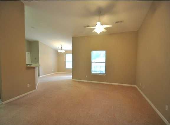 4th image of 414 Valley Greens Rd