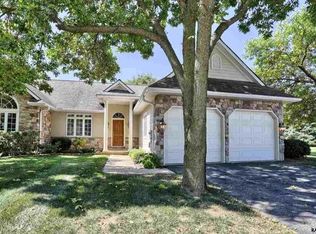 2000 Rosewood Ln, York, PA 17403