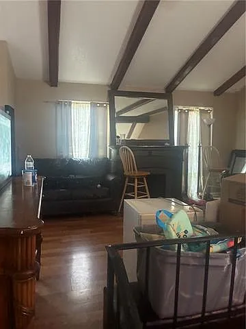 4 bed, 2.5 bath, 2100 sqft, $2,000 — Photo 3