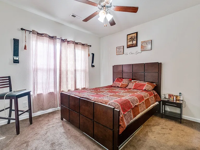 2104 Miller Ave — Photo 18