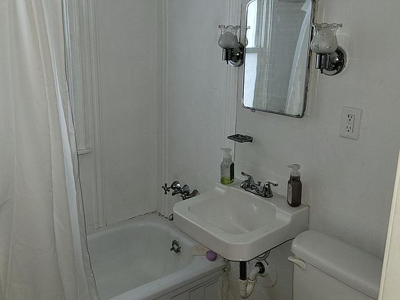 4th image of 145 Woodward Ave Floor 2