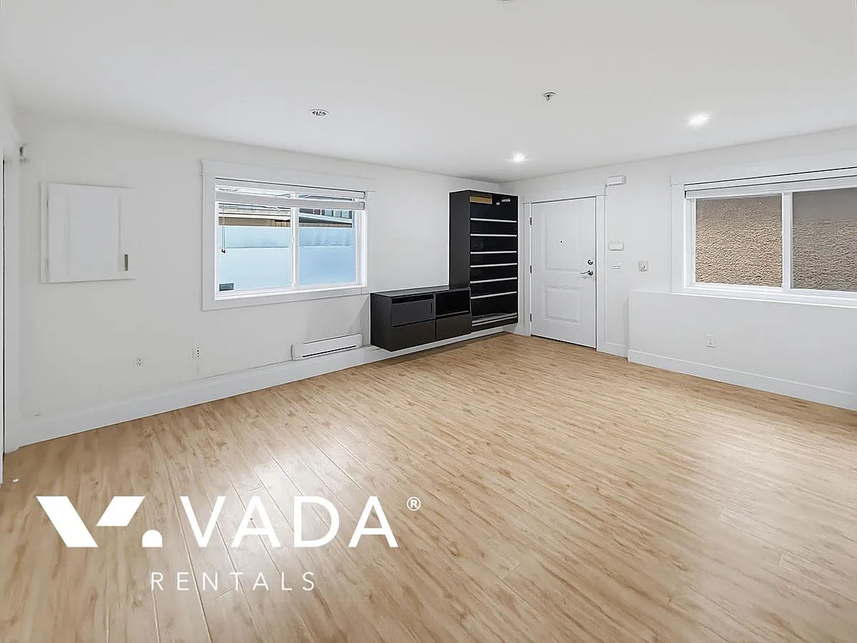 172 East 60th Avenue Vancouver — Photo 2