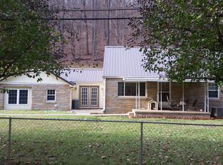 1752 Valley Grove Rd, Charleston, WV 25311