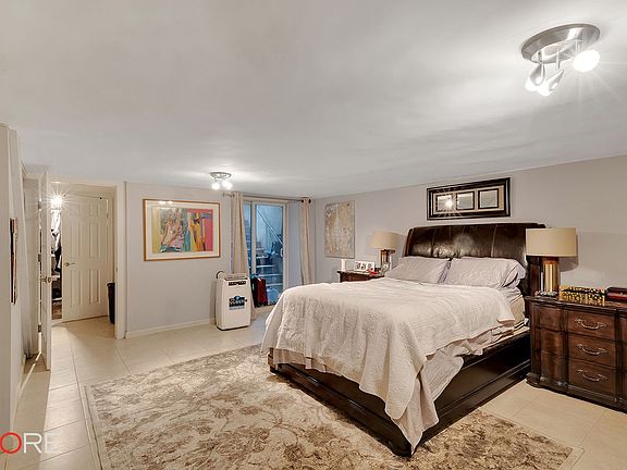 3rd image of 148 W 76th St APT 1B