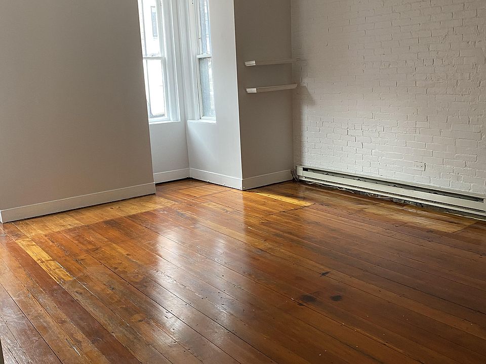 2nd image of 303 Marlborough St #2B