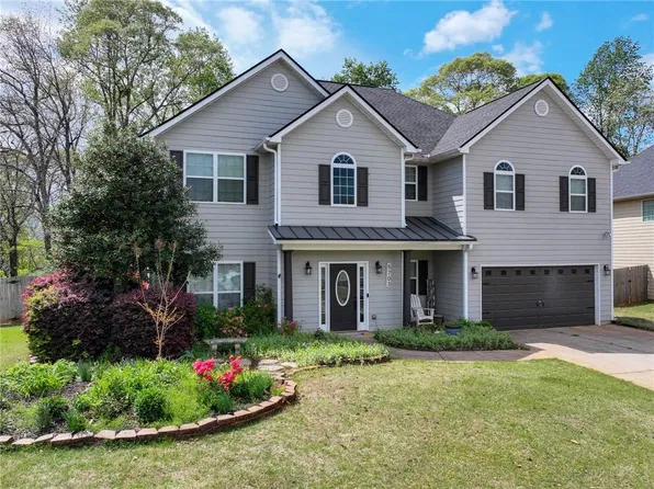 5703 Calm Valley, Flowery Branch, GA 30542