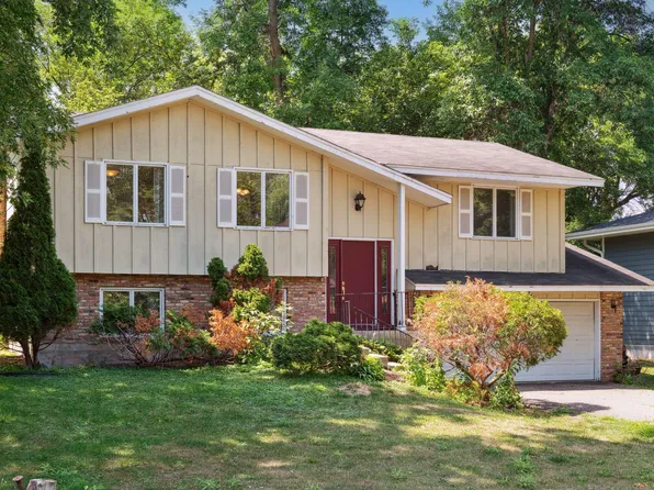 536 Division St, Excelsior, MN 55331