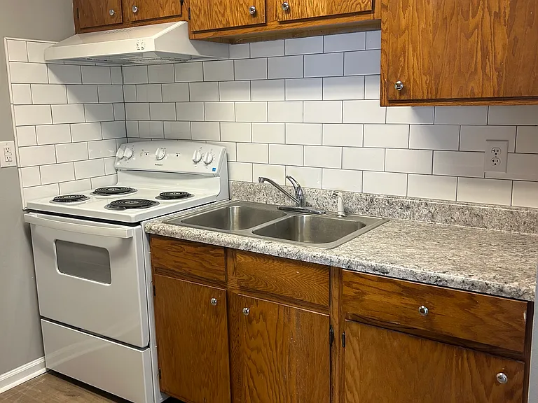 1462 Broad St #12 — Photo 5