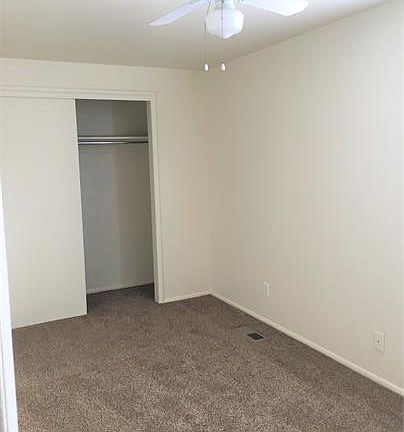 3rd image of 158 E Townhouse Ct