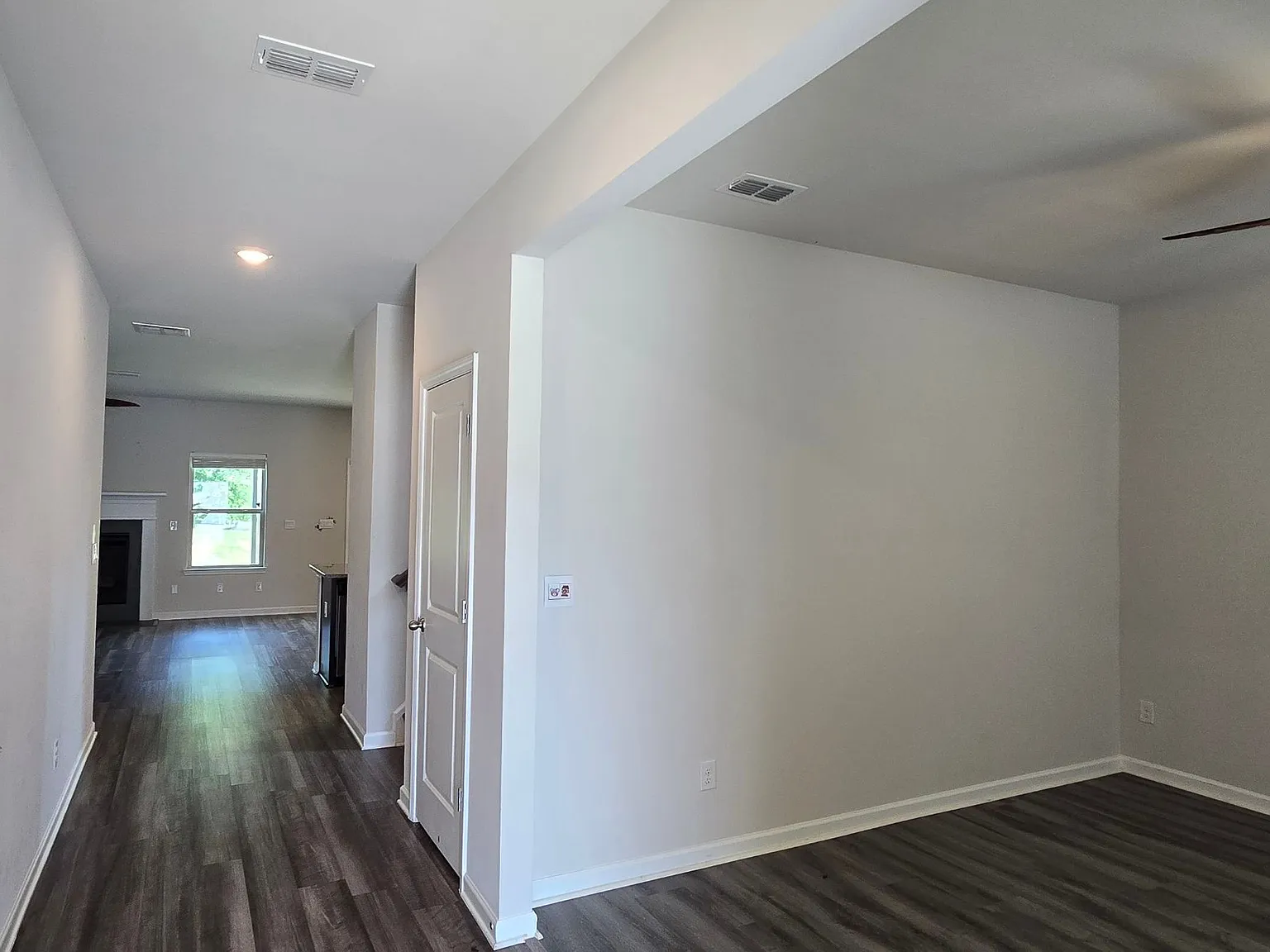 5 bed, 2751 sqft, $2,500 — Photo 2