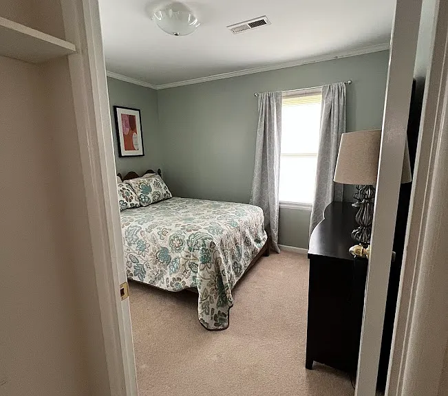 1827 Oakwood Ave NE — Photo 14