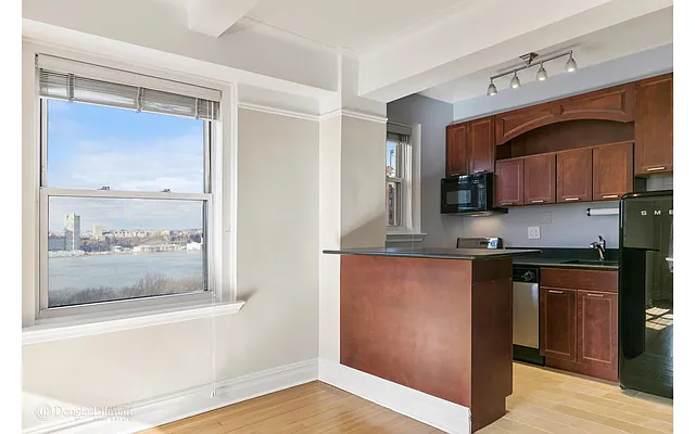 Sold by Douglas Elliman | media 14