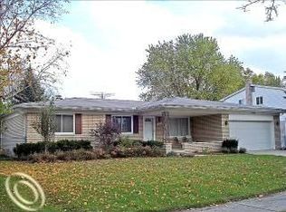 5972 Cliffside Dr, Troy, MI