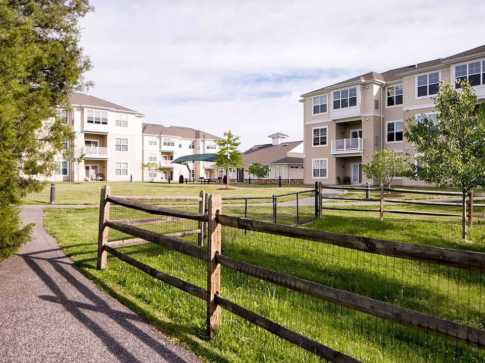 1st image of 610 Towne Center Dr #306