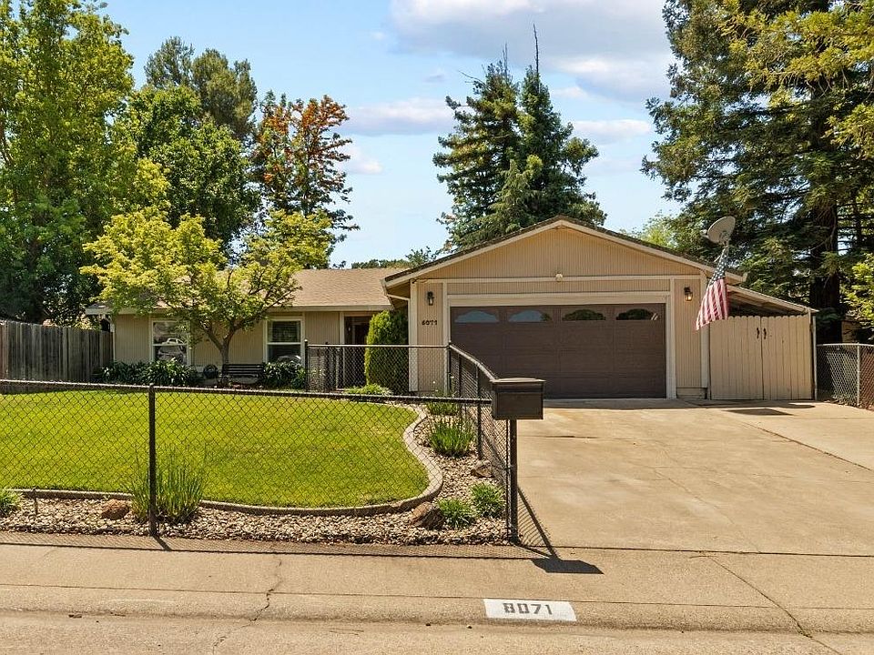 2nd image of 8071 Glen Creek Way