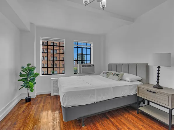 25 Tudor City Place image 4 of 18