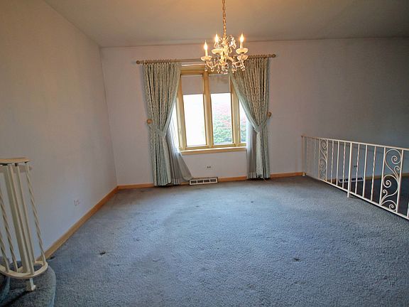 5th image of 460 Mulberry Ln