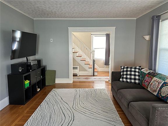 5th image of 27 Holburn Ave