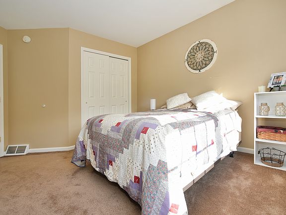 5th image of 11 Larkspur Dr
