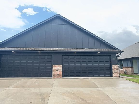 3rd image of 11509 University Dr