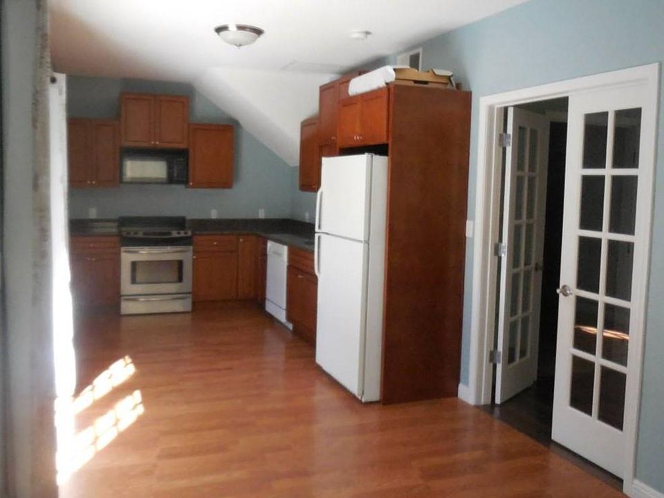 1st image of 16 Dudley Ct #Inlaw