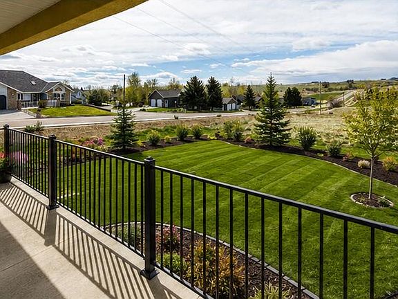4th image of 2 Hilltop Dr