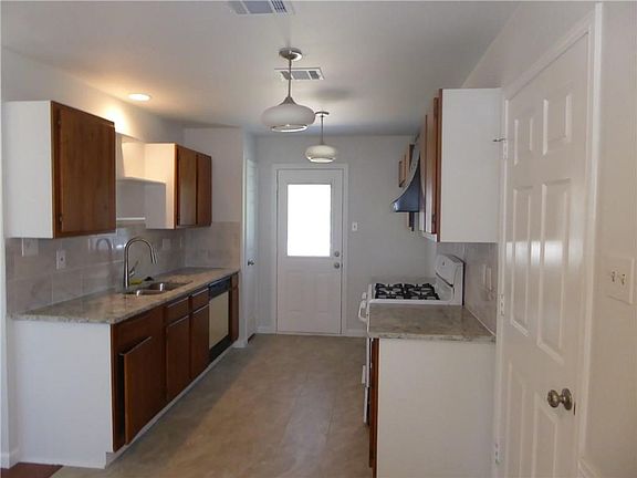 4th image of 11306 Parkfield Dr