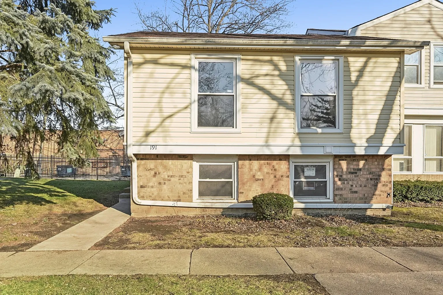 191 Williamsburg Rd photo 1