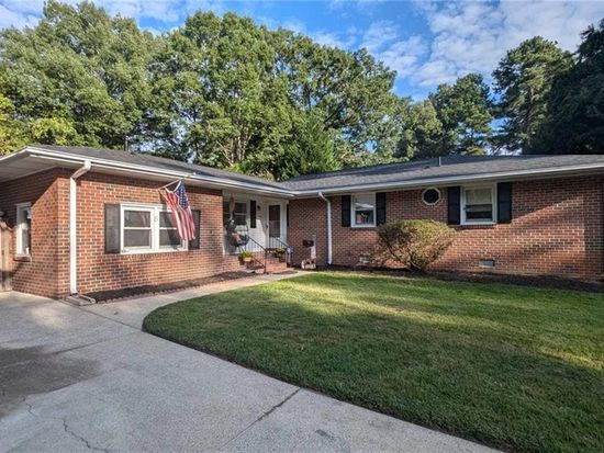 8 Fallmeadow Ct, Hampton, VA 23666