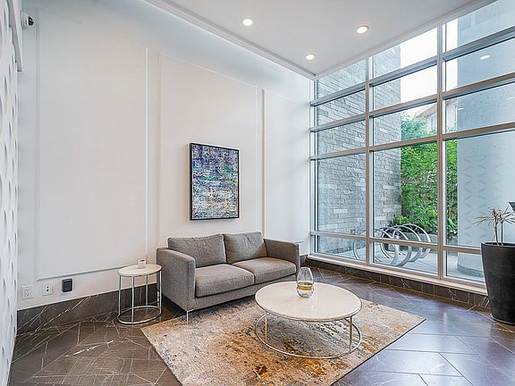 5th image of 520 Como Lake Ave #1409