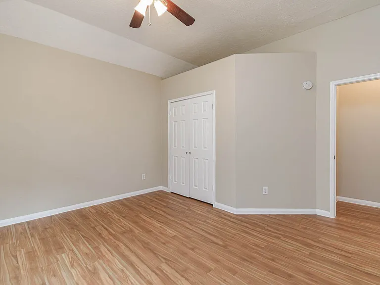 9523 Tallow Tree Dr — Photo 21