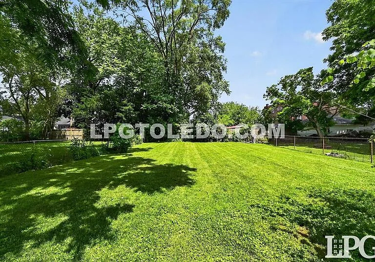 3822 Lockwood Ave — Photo 36