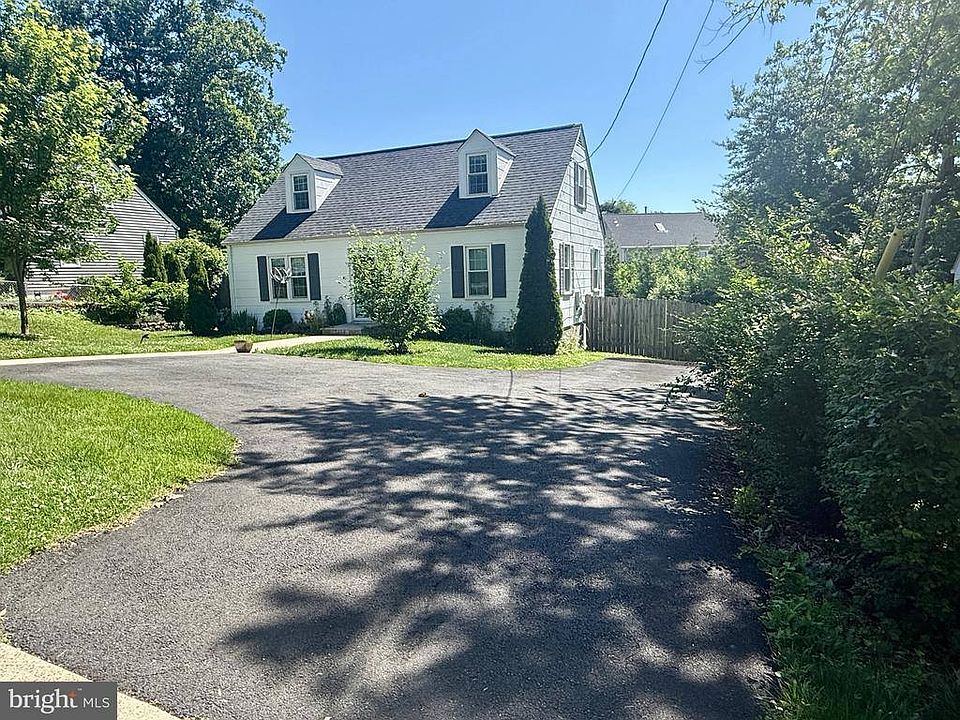 1st image of 2903 Oak Knoll Dr
