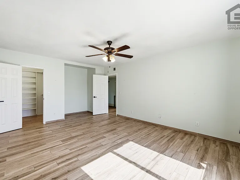6011 W Townley Ave — Photo 23
