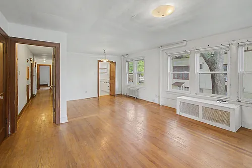 407 W Green St Photo 1