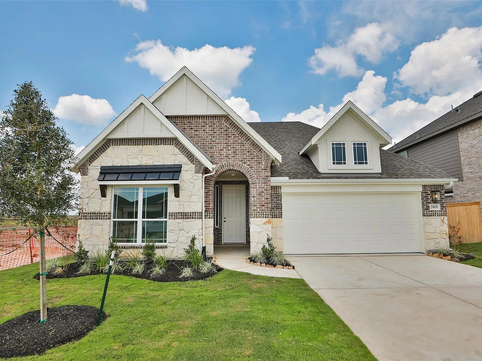 4 bed, 3.0 bath, 2232 sqft, $2,700 — Photo 2