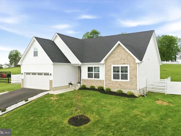 202 Naples Way, Charles Town, WV 25414