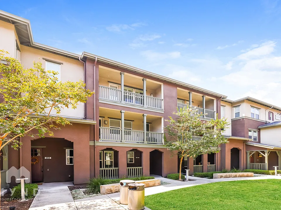 452 Diller St #-