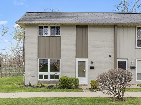 101 College Park Dr, Coraopolis, PA 15108